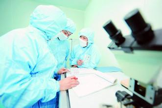 制药工业不但需要高峻上，，，，，，，，化疗实验药PM1183、康莱特在美最先三期临床