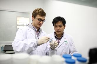 探探，，，，，，，，制剂出海的风口