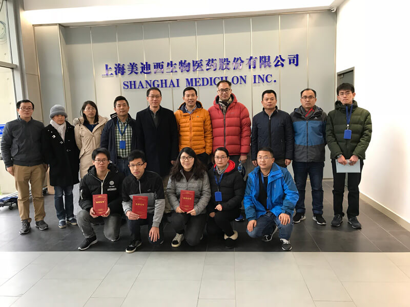 图为与会职员威客电竞南汇园区合影