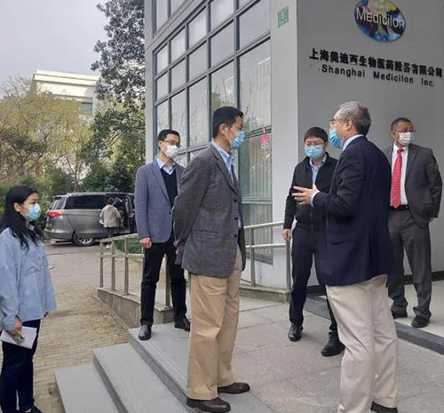 上海市委常委、副市长吴清一行调研威客电竞张江园区