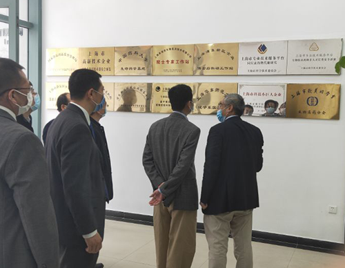 吴清副市长一行听取了威客电竞关于一站式综合研发效劳的手艺实力先容