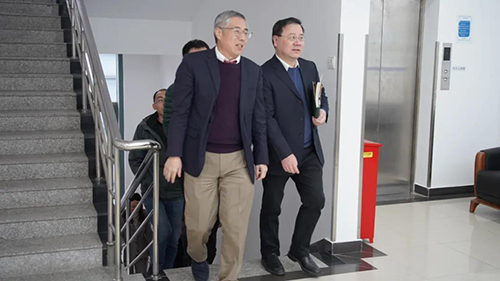 上海市浦东新区政府副区长吴强等调研威客电竞生物医药